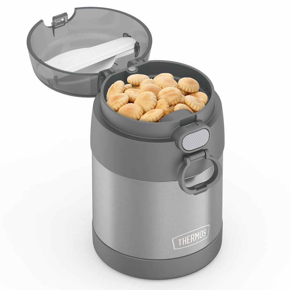 f3204ch_charcoal_10ozfj_spoonlidinset_wcrackers_pdp_31894118-a3d6-4826-934a-f8b951fa7c25.jpg